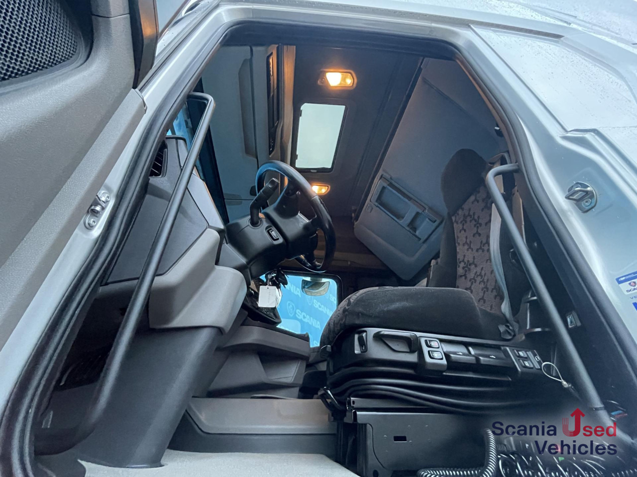 SCANIA R 500 A4x2NB RETARDER FULL AIR P-AIRCO HYDRO 9T - Τράκτορας: φωτογραφία 5 SCANIA R 500 A4x2NB RETARDER FULL AIR P-AIRCO HYDRO 9T - Τράκτορας: φωτογραφία 5