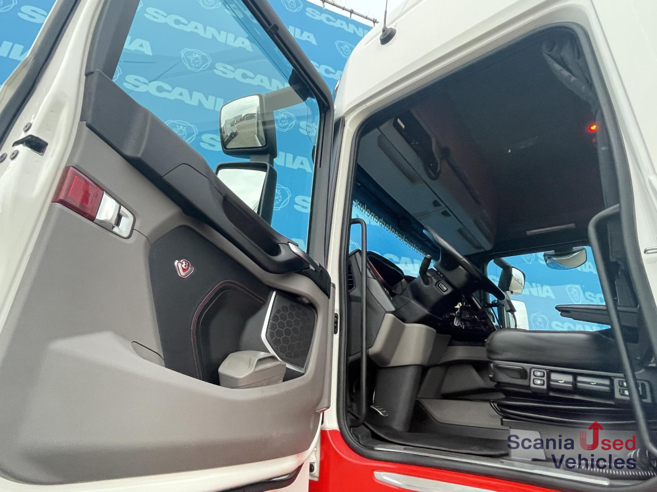 SCANIA R 650 B6x4NB RETARDER V8 WOOD KESLA 2112T CRANE - Φορτηγό ξυλείας, Φορτηγό με γερανό: φωτογραφία 3 SCANIA R 650 B6x4NB RETARDER V8 WOOD KESLA 2112T CRANE - Φορτηγό ξυλείας, Φορτηγό με γερανό: φωτογραφία 3