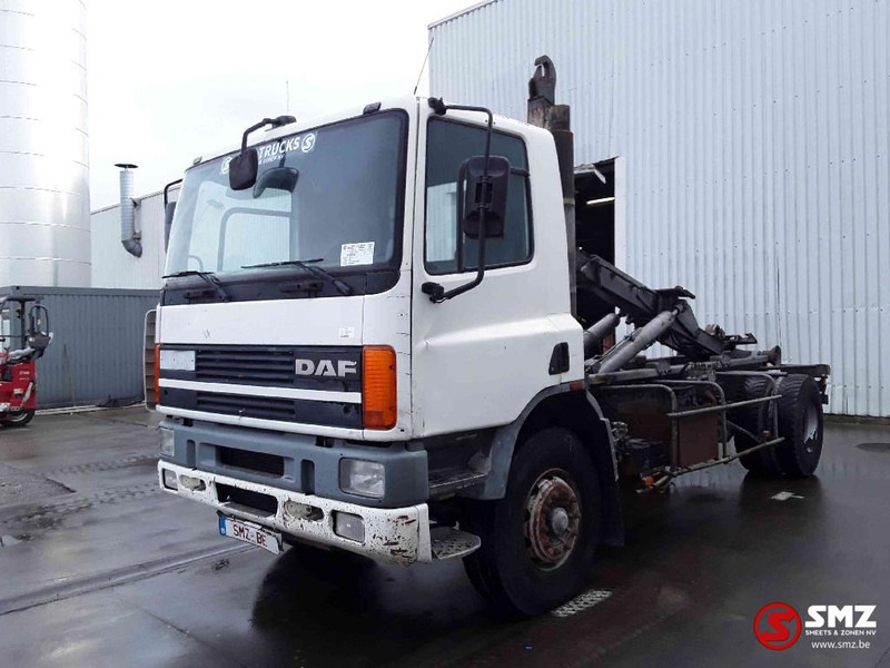 DAF CF 320 lames steel - Φορτηγό μεταφοράς εμπορευματοκιβωτίων/ Κινητό αμάξωμα: φωτογραφία 3 DAF CF 320 lames steel - Φορτηγό μεταφοράς εμπορευματοκιβωτίων/ Κινητό αμάξωμα: φωτογραφία 3