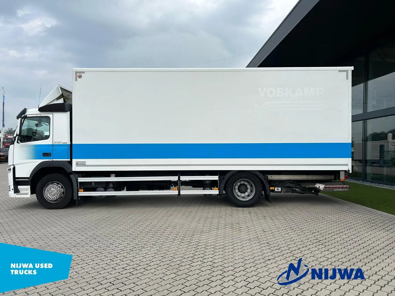 Volvo FM 330 Schuifzeil + Laadklep - Φορτηγό μουσαμάς: φωτογραφία 5 Volvo FM 330 Schuifzeil + Laadklep - Φορτηγό μουσαμάς: φωτογραφία 5