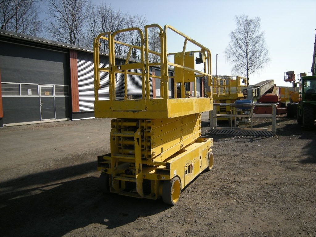 Φορτηγό με εναέρια πλατφόρμα Genie GS 3246, Scherenarbeitsbühne Genie 11,9 m: φωτογραφία 19