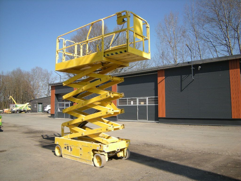 Φορτηγό με εναέρια πλατφόρμα Genie GS 3246, Scherenarbeitsbühne Genie 11,9 m: φωτογραφία 8