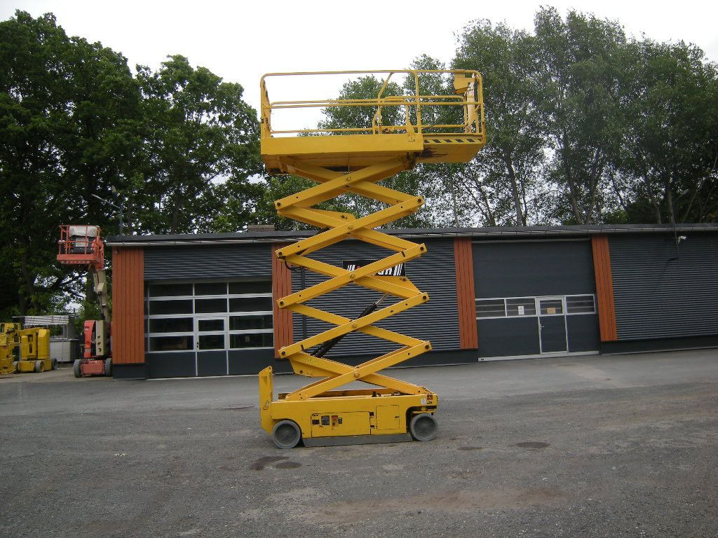 Genie GS 3246, Scherenarbeitsbühne Genie 11,9 m - Φορτηγό με εναέρια πλατφόρμα: φωτογραφία 2 Genie GS 3246, Scherenarbeitsbühne Genie 11,9 m - Φορτηγό με εναέρια πλατφόρμα: φωτογραφία 2