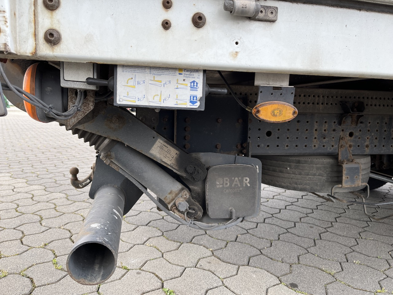 FUSO Canter 7C18 4x2 Ladebordwand Getriebeschaden - Επαγγελματικό αυτοκίνητο με μουσαμά: φωτογραφία 5 FUSO Canter 7C18 4x2 Ladebordwand Getriebeschaden - Επαγγελματικό αυτοκίνητο με μουσαμά: φωτογραφία 5