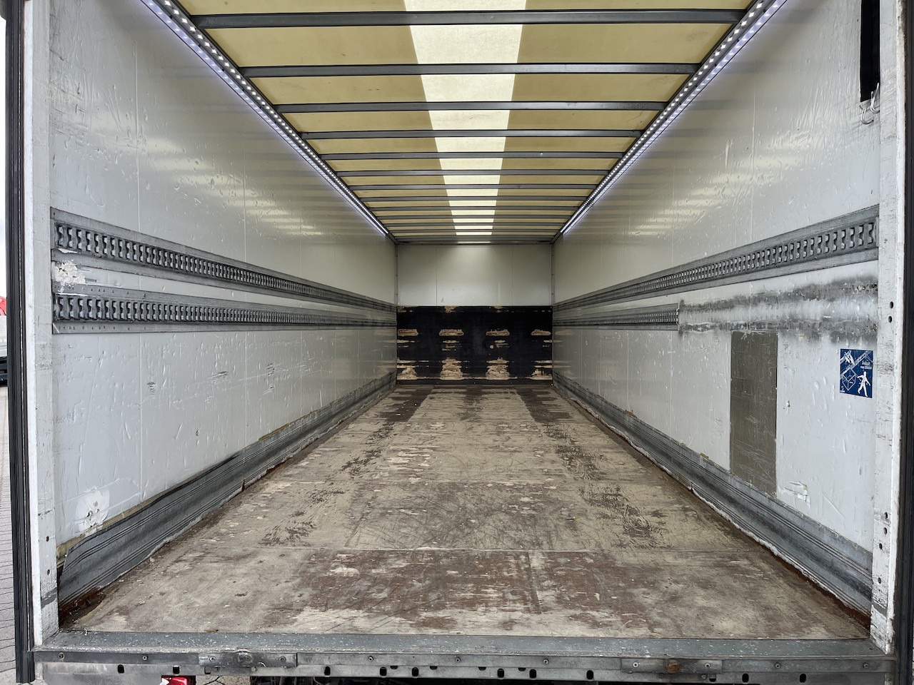 Iveco 120E25 Eurocargo 4x2 Koffer | Ladebordwand - Φορτηγό κόφα: φωτογραφία 3 Iveco 120E25 Eurocargo 4x2 Koffer | Ladebordwand - Φορτηγό κόφα: φωτογραφία 3