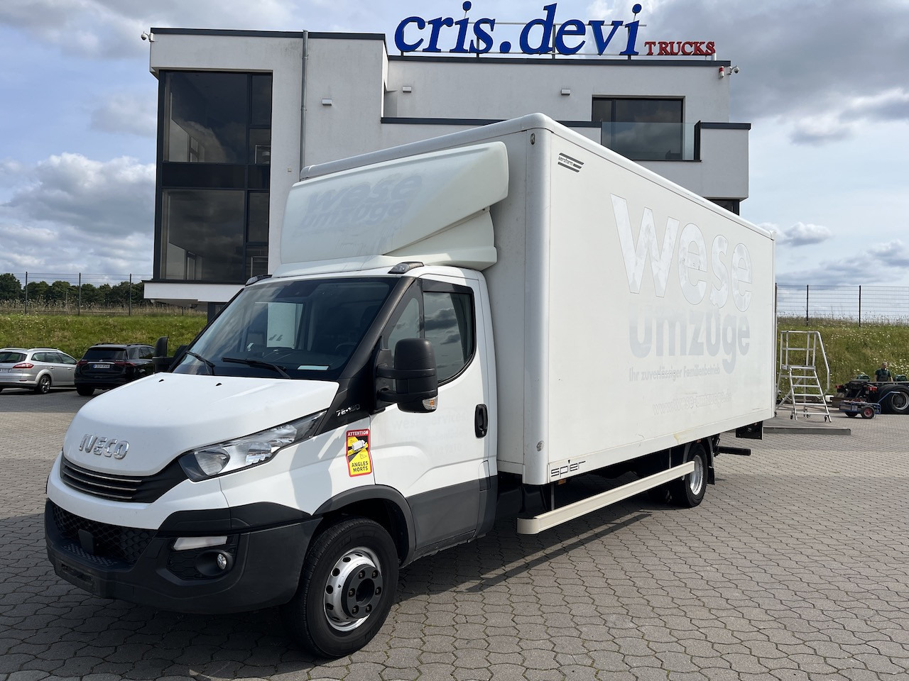 Iveco 70C18 Daily Koffer mit Ladebordwand - Επαγγελματικό αυτοκίνητο κόφα: φωτογραφία 1 Iveco 70C18 Daily Koffer mit Ladebordwand - Επαγγελματικό αυτοκίνητο κόφα: φωτογραφία 1