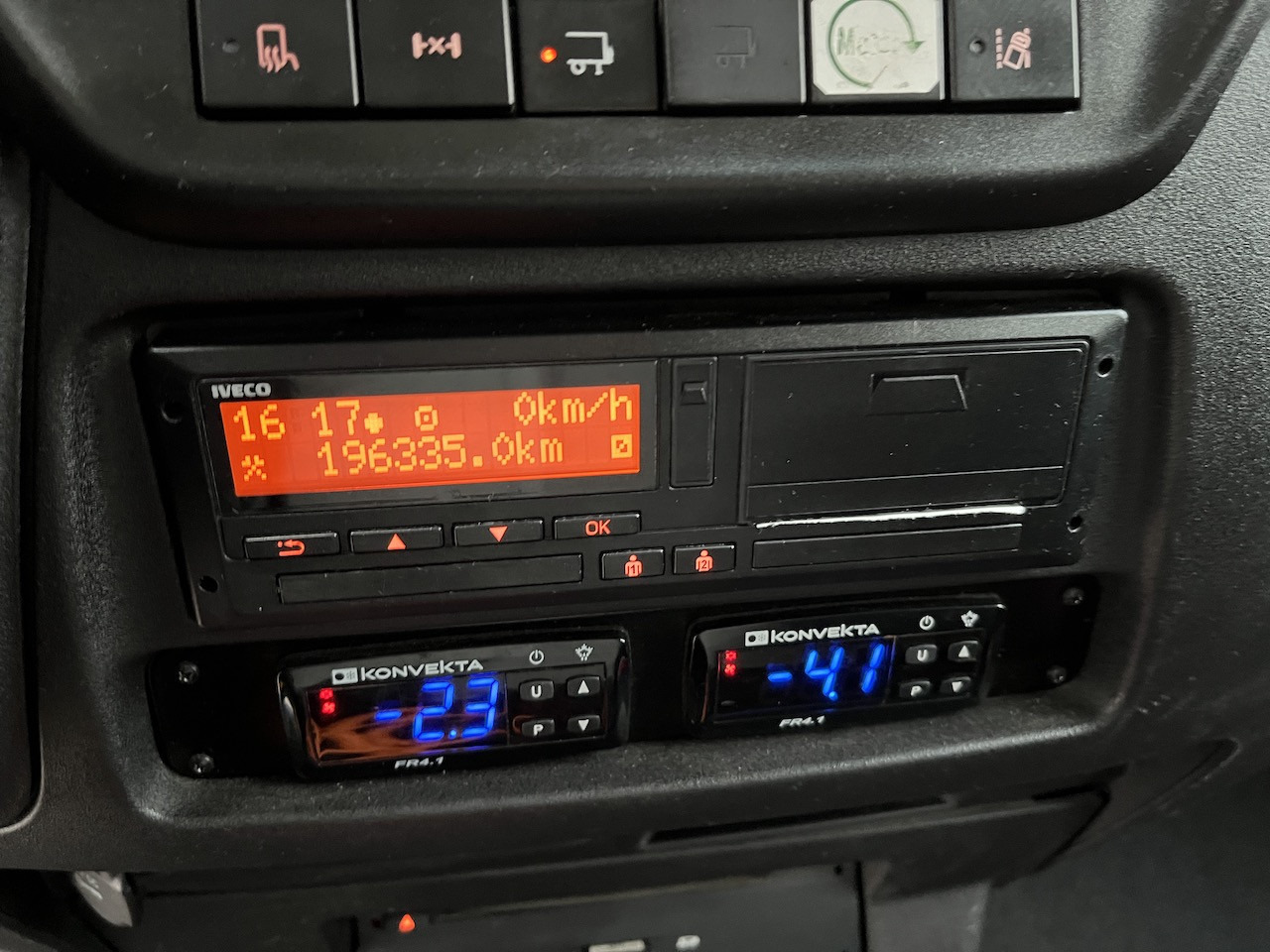 Iveco 70C18 Daily Tiefkühlkoffer mit Ladebordwand - Επαγγελματικό αυτοκίνητο ψυγείο: φωτογραφία 2 Iveco 70C18 Daily Tiefkühlkoffer mit Ladebordwand - Επαγγελματικό αυτοκίνητο ψυγείο: φωτογραφία 2