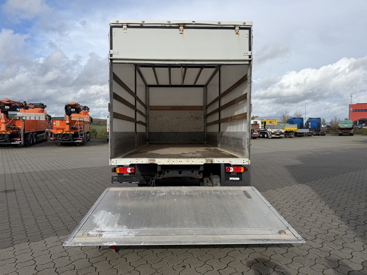 Iveco 75 E 180 4x2 LBW - Επαγγελματικό αυτοκίνητο με μουσαμά: φωτογραφία 2 Iveco 75 E 180 4x2 LBW - Επαγγελματικό αυτοκίνητο με μουσαμά: φωτογραφία 2