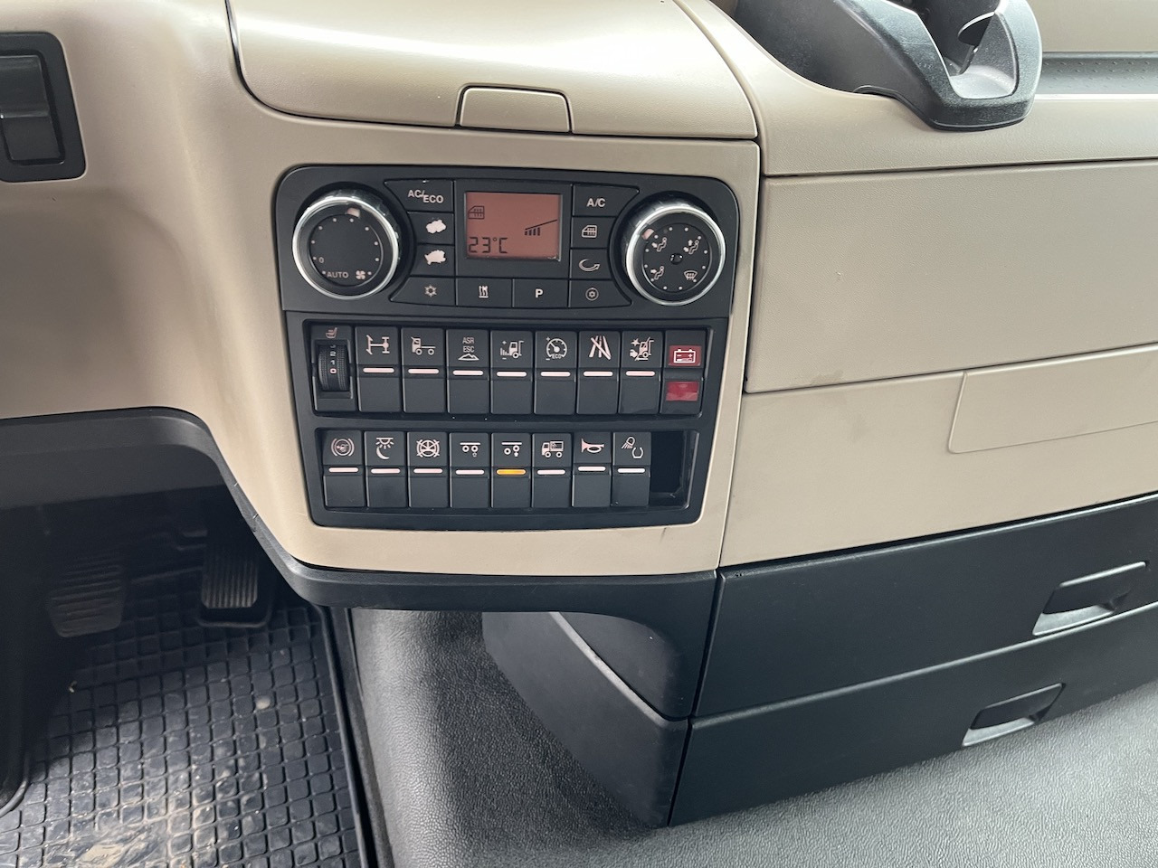 MAN TGX 26.500 6x2 Fahrgestell Lenk-Liftachse AHK - Φορτηγό: φωτογραφία 2 MAN TGX 26.500 6x2 Fahrgestell Lenk-Liftachse AHK - Φορτηγό: φωτογραφία 2