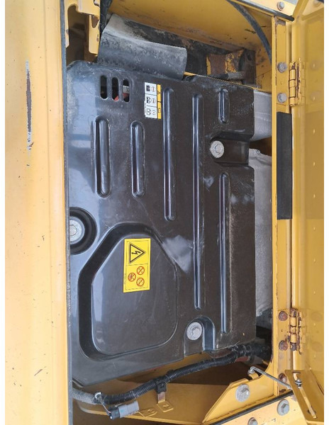 Komatsu HB365LC-3 Hybrid - Ερπυστριοφόρος εκσκαφέας: φωτογραφία 5 Komatsu HB365LC-3 Hybrid - Ερπυστριοφόρος εκσκαφέας: φωτογραφία 5