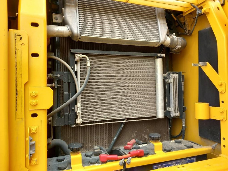 Ερπυστριοφόρος εκσκαφέας Komatsu PC210LCI-11: φωτογραφία 12