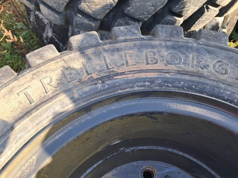 Trelleborg Excavator 10.00-20 SOLID (8 tyres) - Ελαστικά και ζάντες για Κατασκευή μηχανήματα: φωτογραφία 3 Trelleborg Excavator 10.00-20 SOLID (8 tyres) - Ελαστικά και ζάντες για Κατασκευή μηχανήματα: φωτογραφία 3