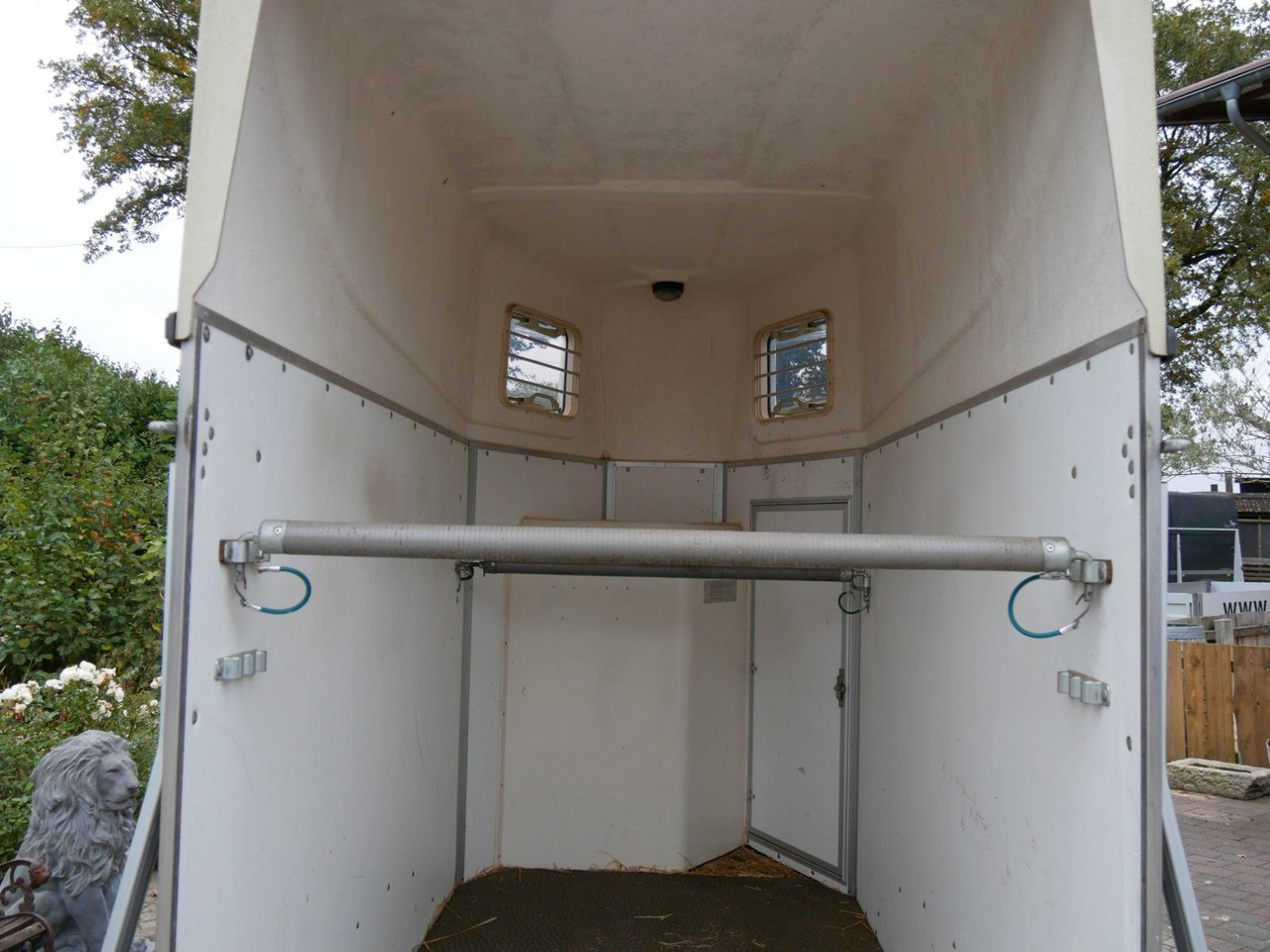 Blomert 1,5 Pferde Holz Poly - Ρυμούλκα μεταφορά ζώων: φωτογραφία 5 Blomert 1,5 Pferde Holz Poly - Ρυμούλκα μεταφορά ζώων: φωτογραφία 5