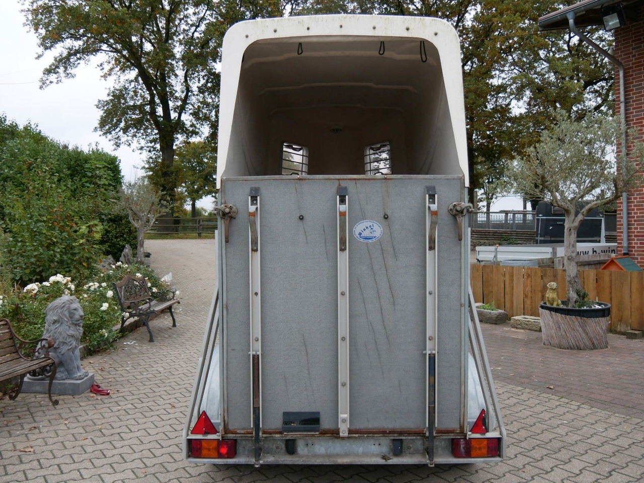 Blomert 1,5 Pferde mit Sattelkammer - Ρυμούλκα μεταφορά ζώων: φωτογραφία 2 Blomert 1,5 Pferde mit Sattelkammer - Ρυμούλκα μεταφορά ζώων: φωτογραφία 2