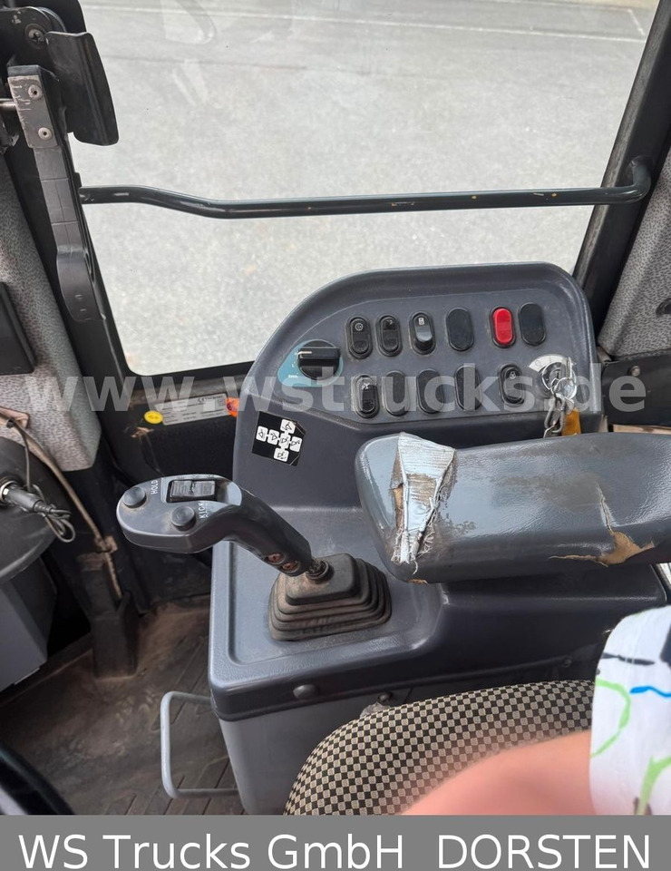 Ελαστιχοφόρος φορτωτής Komatsu WA 470-6 9t Schaufel Waage LED: φωτογραφία 13 Ελαστιχοφόρος φορτωτής Komatsu WA 470-6 9t Schaufel Waage LED: φωτογραφία 13