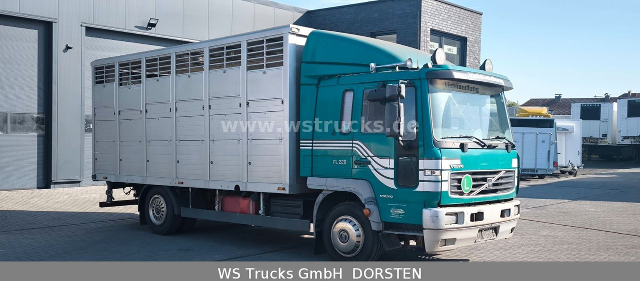 Volvo FL 220 Einstock Großvieh - Φορτηγό μεταφορά ζώων: φωτογραφία 2 Volvo FL 220 Einstock Großvieh - Φορτηγό μεταφορά ζώων: φωτογραφία 2