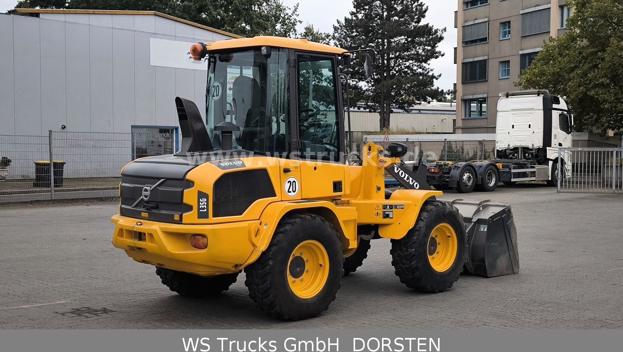 Volvo Radlader L 35 G - Ελαστιχοφόρος φορτωτής: φωτογραφία 4 Volvo Radlader L 35 G - Ελαστιχοφόρος φορτωτής: φωτογραφία 4