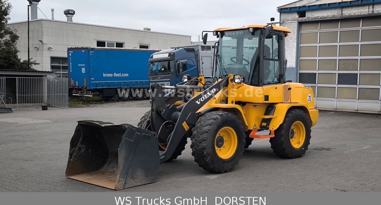 Volvo Radlader L 35 G - Ελαστιχοφόρος φορτωτής: φωτογραφία 2 Volvo Radlader L 35 G - Ελαστιχοφόρος φορτωτής: φωτογραφία 2