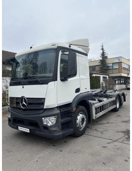 Mercedes-Benz Actros 2643 BL 6x2 Abroller - Φορτηγό μεταφοράς εμπορευματοκιβωτίων/ Κινητό αμάξωμα: φωτογραφία 1 Mercedes-Benz Actros 2643 BL 6x2 Abroller - Φορτηγό μεταφοράς εμπορευματοκιβωτίων/ Κινητό αμάξωμα: φωτογραφία 1