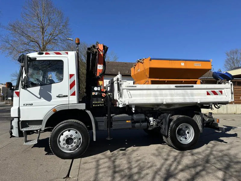 Mercedes-Benz Atego 1318 5 x AK Allrad Kran Palfinger 7001 - Φορτηγό ανατρεπόμενο, Φορτηγό με γερανό: φωτογραφία 1 Mercedes-Benz Atego 1318 5 x AK Allrad Kran Palfinger 7001 - Φορτηγό ανατρεπόμενο, Φορτηγό με γερανό: φωτογραφία 1