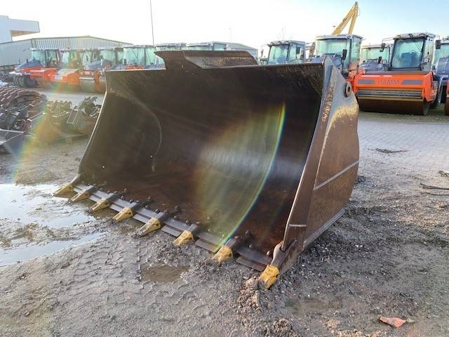 Liebherr (1884) L 586 Schaufel / bucket - Ελαστιχοφόρος φορτωτής: φωτογραφία 5 Liebherr (1884) L 586 Schaufel / bucket - Ελαστιχοφόρος φορτωτής: φωτογραφία 5