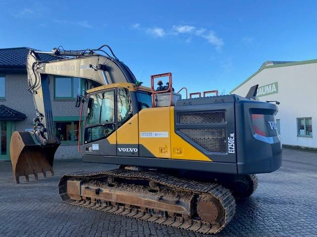 Volvo EC 250 E NL MIETE / RENTAL (12001056) - Ερπυστριοφόρος εκσκαφέας: φωτογραφία 2 Volvo EC 250 E NL MIETE / RENTAL (12001056) - Ερπυστριοφόρος εκσκαφέας: φωτογραφία 2