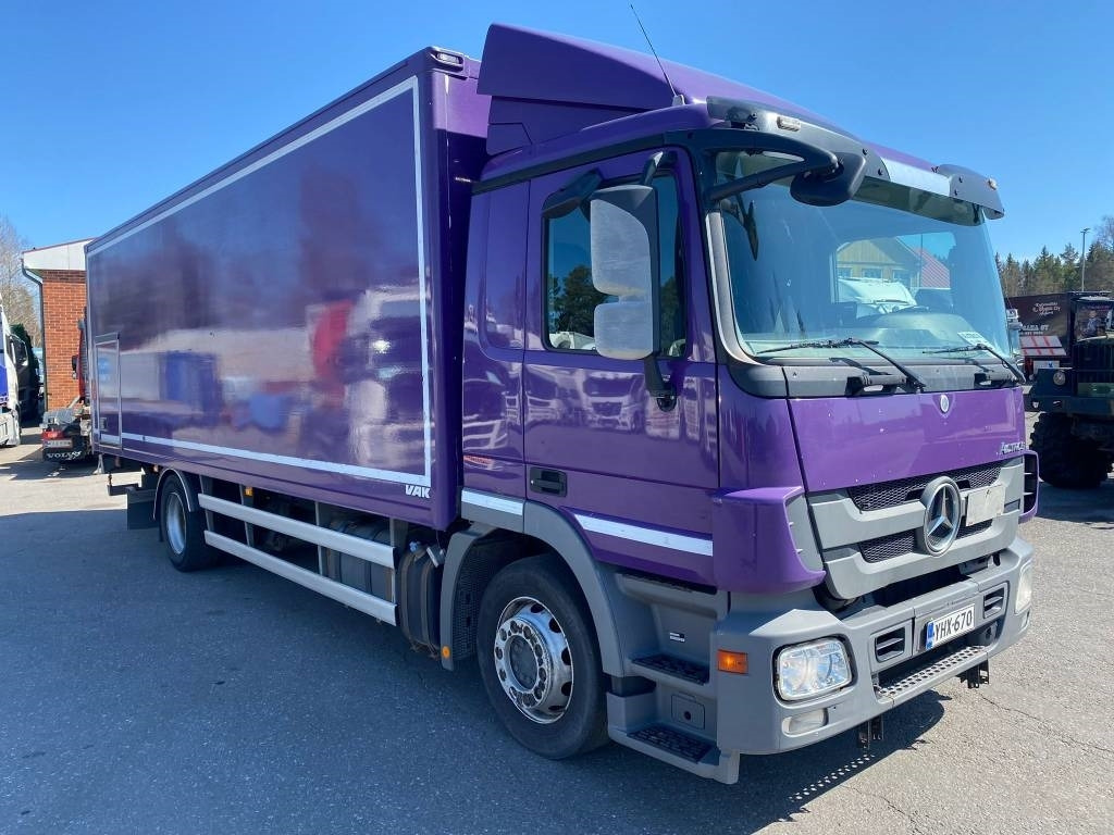 Mercedes-Benz Actros 1832 - Φορτηγό κόφα: φωτογραφία 2 Mercedes-Benz Actros 1832 - Φορτηγό κόφα: φωτογραφία 2