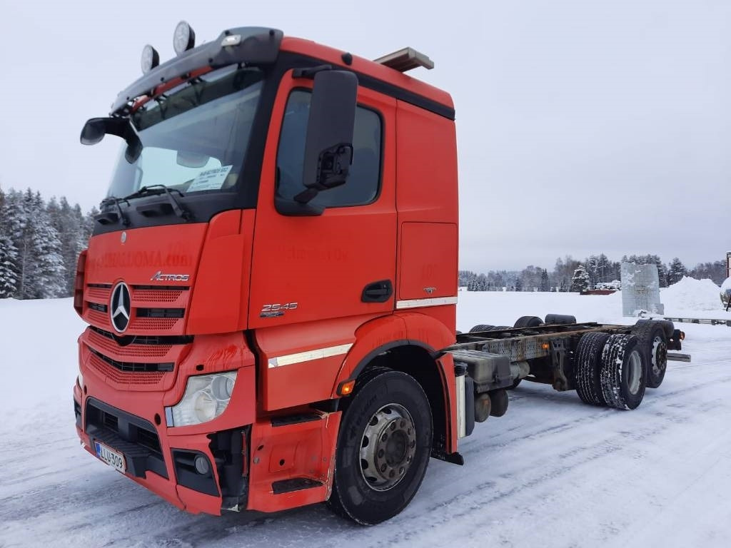 Mercedes-Benz Actros 2545 - Φορτηγό σασί: φωτογραφία 1 Mercedes-Benz Actros 2545 - Φορτηγό σασί: φωτογραφία 1