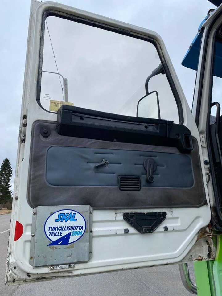 Φορτηγό σασί Scania R 142: φωτογραφία 12
