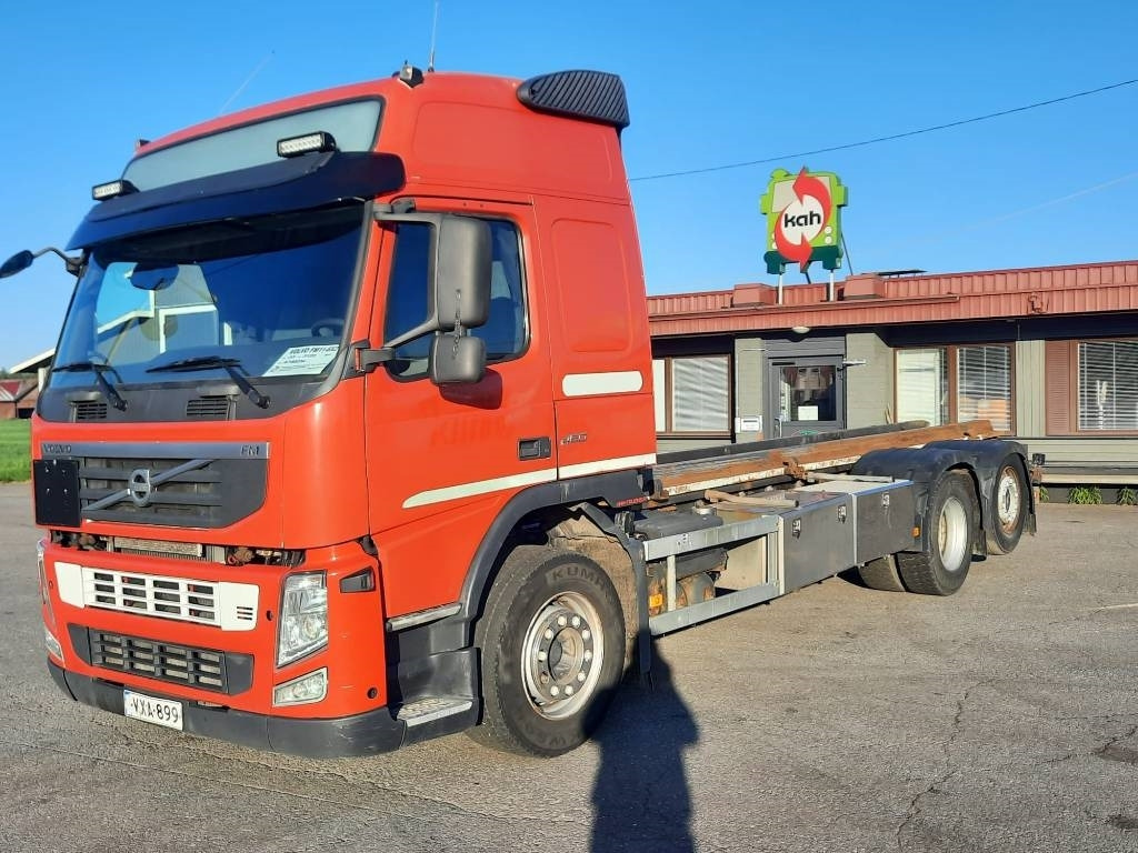 Volvo FM-11 - Φορτηγό μεταφοράς εμπορευματοκιβωτίων/ Κινητό αμάξωμα: φωτογραφία 1 Volvo FM-11 - Φορτηγό μεταφοράς εμπορευματοκιβωτίων/ Κινητό αμάξωμα: φωτογραφία 1