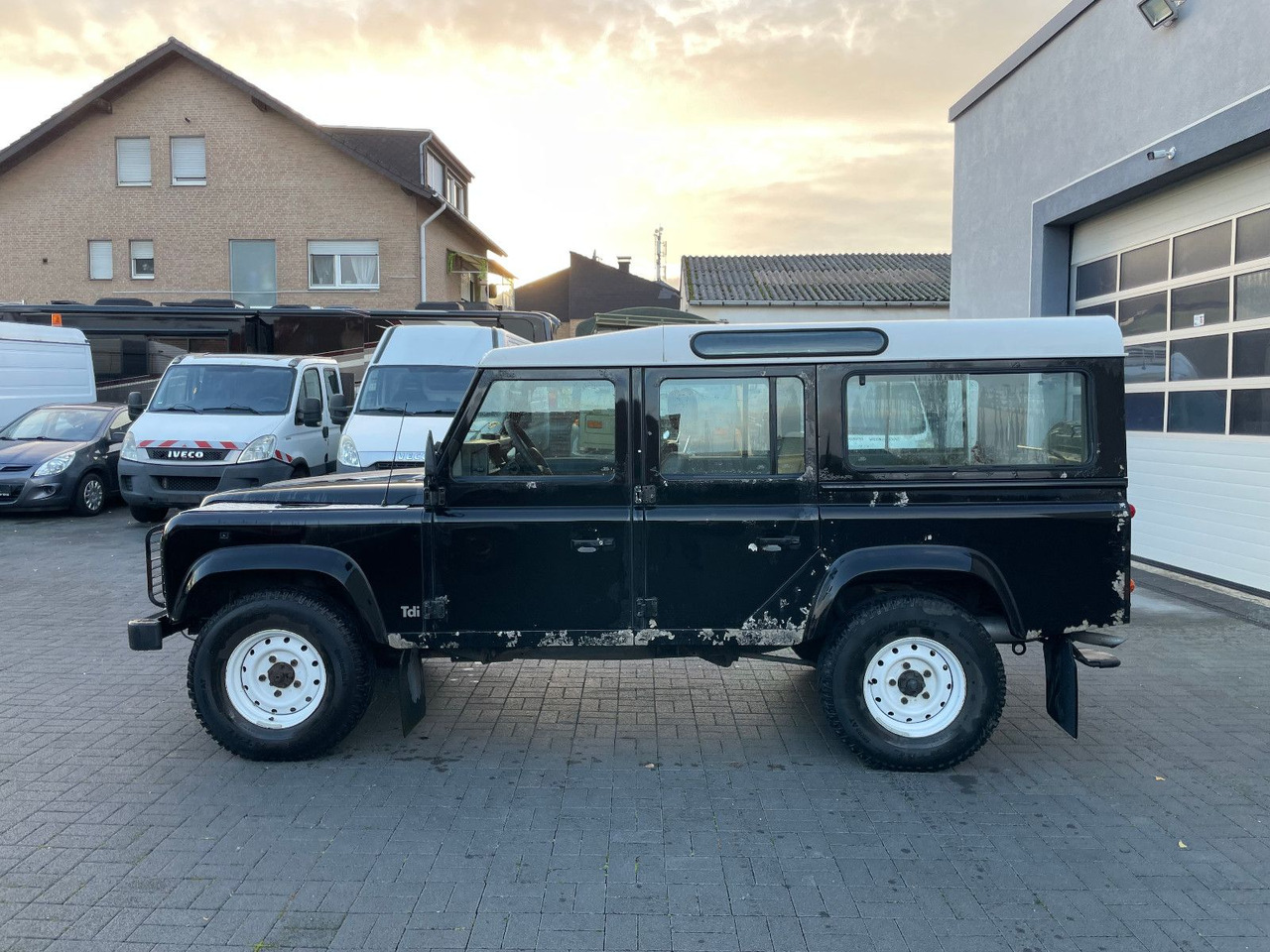 Land Rover Defender 110 SW 2.5 TD , Wohnm.Zulassung, 1.Hand - SUV: φωτογραφία 5 Land Rover Defender 110 SW 2.5 TD , Wohnm.Zulassung, 1.Hand - SUV: φωτογραφία 5