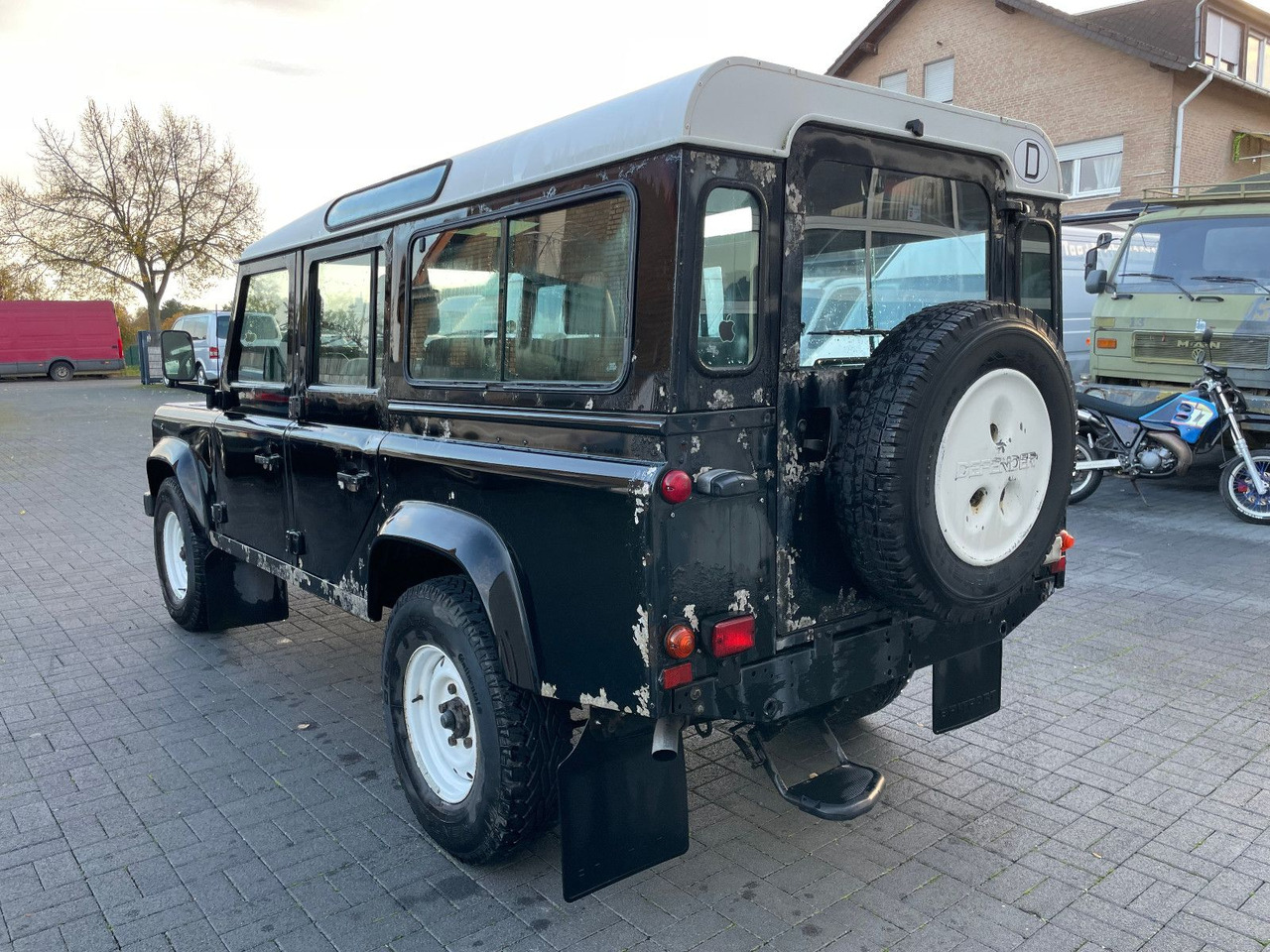 Land Rover Defender 110 SW 2.5 TD , Wohnm.Zulassung, 1.Hand - SUV: φωτογραφία 4 Land Rover Defender 110 SW 2.5 TD , Wohnm.Zulassung, 1.Hand - SUV: φωτογραφία 4