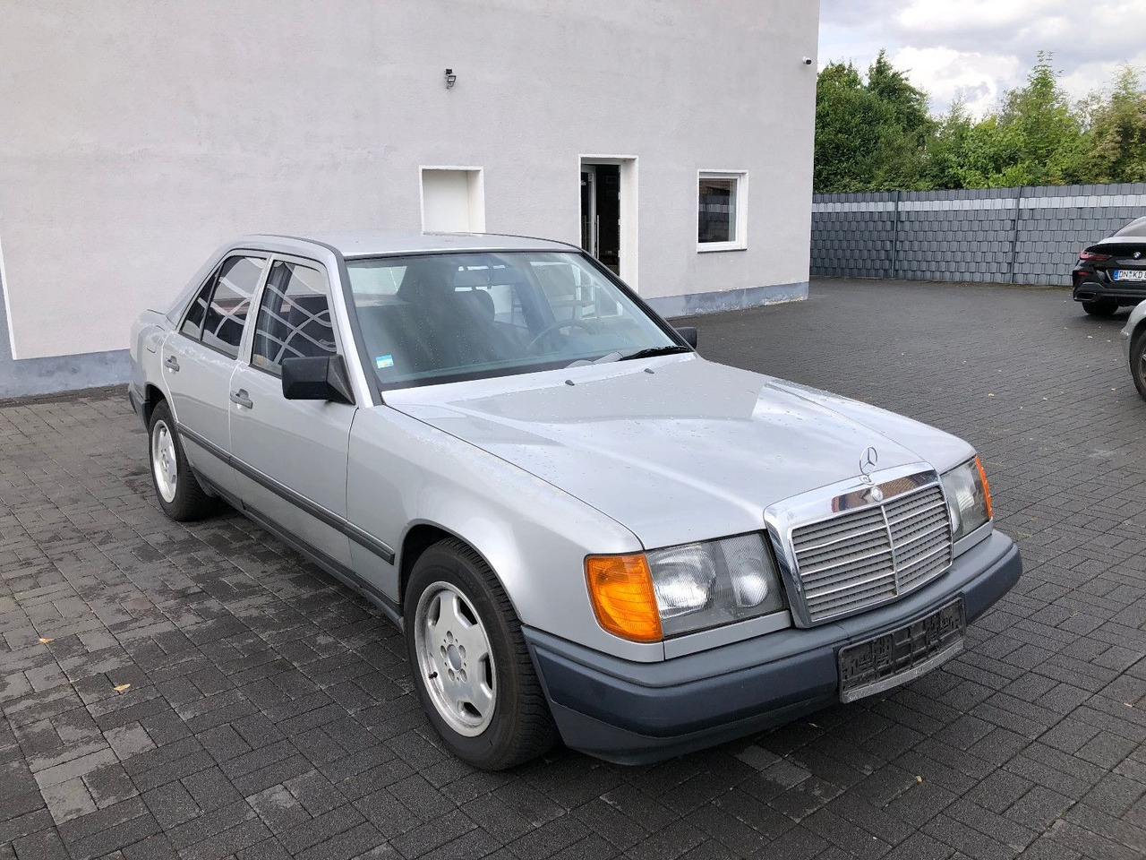 Mercedes-Benz W124 E 260 - Λιμουζίνα/ Sedan: φωτογραφία 3 Mercedes-Benz W124 E 260 - Λιμουζίνα/ Sedan: φωτογραφία 3