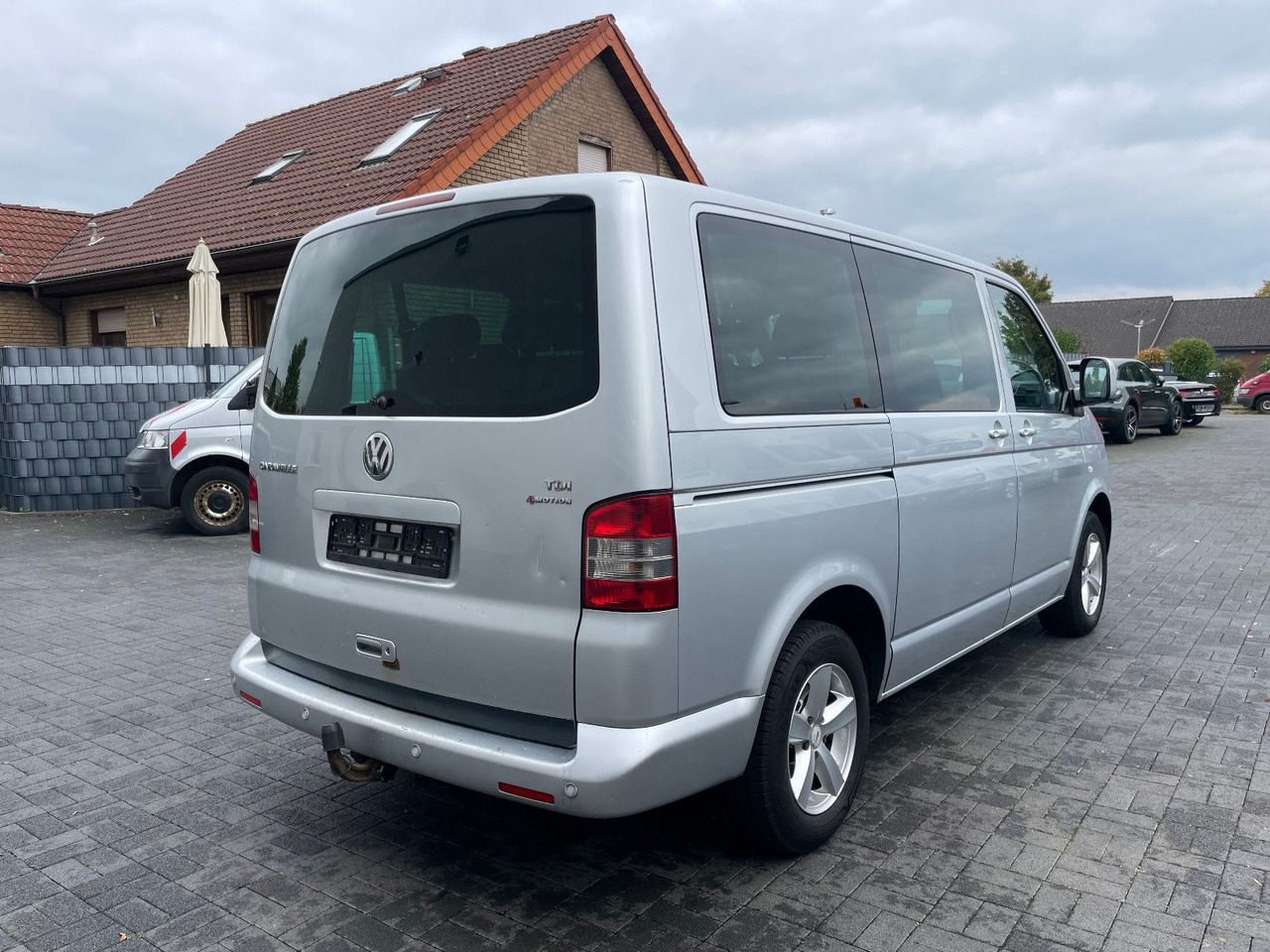 Volkswagen T5 2.5 TDi Caravelle 4Motion 8-Sitzer - Επιβατικό βαν: φωτογραφία 2 Volkswagen T5 2.5 TDi Caravelle 4Motion 8-Sitzer - Επιβατικό βαν: φωτογραφία 2