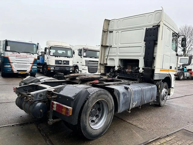 DAF 95.430 XF SPACECAB (EURO 3 / ZF16 MANUAL GEARBOX / ZF-INTARDER / AIRCONDITIONING / 870 LITER DIESELTANK) - Τράκτορας: φωτογραφία 3 DAF 95.430 XF SPACECAB (EURO 3 / ZF16 MANUAL GEARBOX / ZF-INTARDER / AIRCONDITIONING / 870 LITER DIESELTANK) - Τράκτορας: φωτογραφία 3