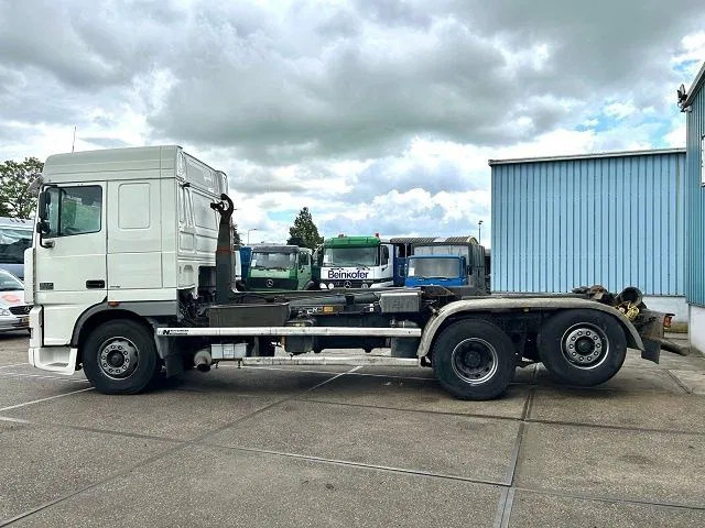 DAF 95.480 XF SPACECAB 6x2 WITH HOOK-ARM SYSTEM (EURO 3 / ZF16 MANUAL GEARBOX / ZF-INTARDER / STEEL-/AIR SUSPENSION / AIRCONDITIONIN - Φορτηγό φόρτωσης γάντζου: φωτογραφία 5 DAF 95.480 XF SPACECAB 6x2 WITH HOOK-ARM SYSTEM (EURO 3 / ZF16 MANUAL GEARBOX / ZF-INTARDER / STEEL-/AIR SUSPENSION / AIRCONDITIONIN - Φορτηγό φόρτωσης γάντζου: φωτογραφία 5