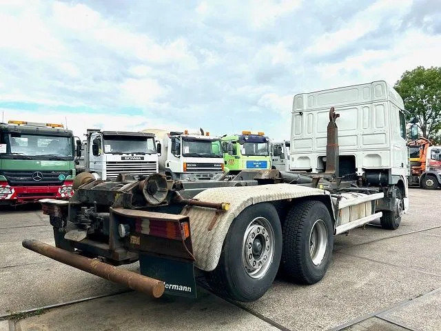DAF 95.480 XF SPACECAB 6x2 WITH HOOK-ARM SYSTEM (EURO 3 / ZF16 MANUAL GEARBOX / ZF-INTARDER / STEEL-/AIR SUSPENSION / AIRCONDITIONIN - Φορτηγό φόρτωσης γάντζου: φωτογραφία 3 DAF 95.480 XF SPACECAB 6x2 WITH HOOK-ARM SYSTEM (EURO 3 / ZF16 MANUAL GEARBOX / ZF-INTARDER / STEEL-/AIR SUSPENSION / AIRCONDITIONIN - Φορτηγό φόρτωσης γάντζου: φωτογραφία 3