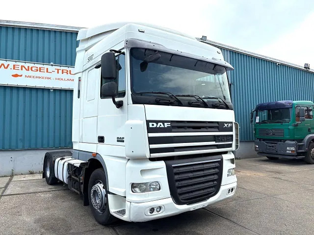 DAF XF 105.460 SPACECAB (2 IDENTICAL UNITS AVAILBLE) (ZF16 MANUAL GEARBOX / MX-BRAKE / 870+430 LITER TANK / FRIDGE / AIRCONDITIONING - Τράκτορας: φωτογραφία 2 DAF XF 105.460 SPACECAB (2 IDENTICAL UNITS AVAILBLE) (ZF16 MANUAL GEARBOX / MX-BRAKE / 870+430 LITER TANK / FRIDGE / AIRCONDITIONING - Τράκτορας: φωτογραφία 2