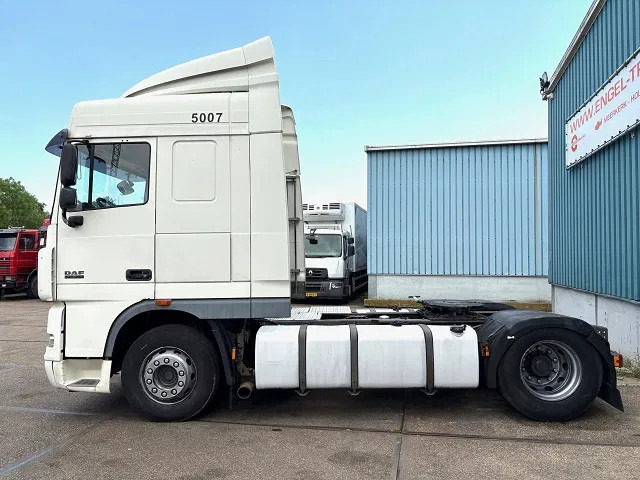 DAF XF 105.460 SPACECAB (2 IDENTICAL UNITS AVAILBLE) (ZF16 MANUAL GEARBOX / MX-BRAKE / 870+430 LITER TANK / FRIDGE / AIRCONDITIONING - Τράκτορας: φωτογραφία 5 DAF XF 105.460 SPACECAB (2 IDENTICAL UNITS AVAILBLE) (ZF16 MANUAL GEARBOX / MX-BRAKE / 870+430 LITER TANK / FRIDGE / AIRCONDITIONING - Τράκτορας: φωτογραφία 5