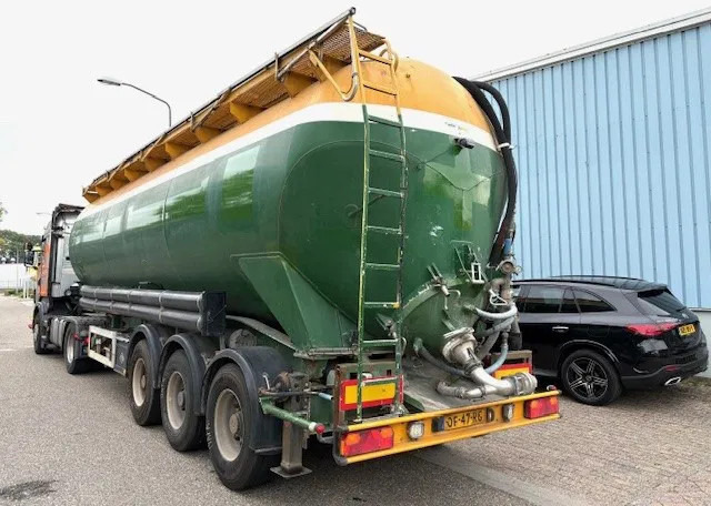 Feldbinder KIP48 3 3-AXLE 48M3 KIPPING SILO TRAILER (SAF AXLES / DRUM BRAKES / 4 COMPARTMENTS) - Επικαθήμενο βυτίο: φωτογραφία 4 Feldbinder KIP48 3 3-AXLE 48M3 KIPPING SILO TRAILER (SAF AXLES / DRUM BRAKES / 4 COMPARTMENTS) - Επικαθήμενο βυτίο: φωτογραφία 4