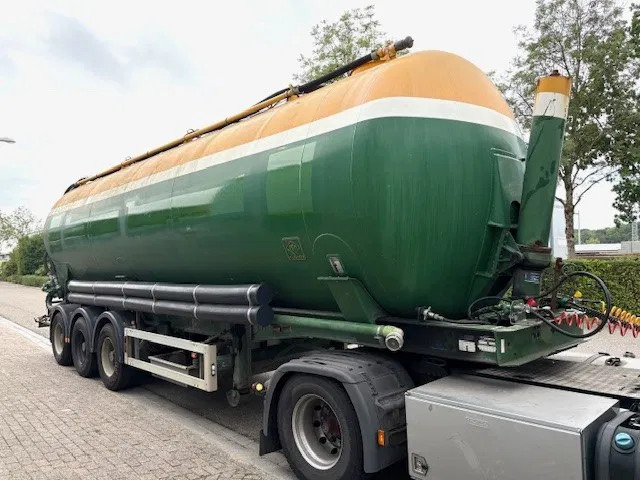 Feldbinder KIP48 3 3-AXLE 48M3 KIPPING SILO TRAILER (SAF AXLES / DRUM BRAKES / 4 COMPARTMENTS) - Επικαθήμενο βυτίο: φωτογραφία 2 Feldbinder KIP48 3 3-AXLE 48M3 KIPPING SILO TRAILER (SAF AXLES / DRUM BRAKES / 4 COMPARTMENTS) - Επικαθήμενο βυτίο: φωτογραφία 2