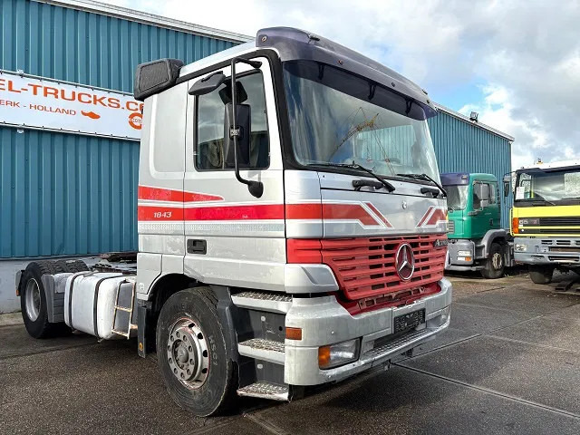 Mercedes-Benz Actros 1843 LS SLEEPERCAB (MP1) (ZF16 MANUAL GEARBOX / REDUCTION AXLE / AIRCONDITIONING / ETC.) - Τράκτορας: φωτογραφία 2 Mercedes-Benz Actros 1843 LS SLEEPERCAB (MP1) (ZF16 MANUAL GEARBOX / REDUCTION AXLE / AIRCONDITIONING / ETC.) - Τράκτορας: φωτογραφία 2
