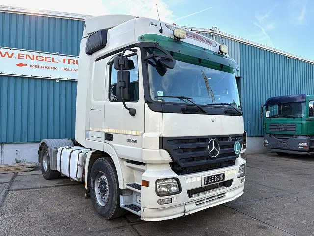 Mercedes-Benz Actros 1846 LS (MP2) (EPS WITH CLUTCH / RETARDER / 3-PEDALS/ AIRCONDITIONING / ETC) - Τράκτορας: φωτογραφία 2 Mercedes-Benz Actros 1846 LS (MP2) (EPS WITH CLUTCH / RETARDER / 3-PEDALS/ AIRCONDITIONING / ETC) - Τράκτορας: φωτογραφία 2