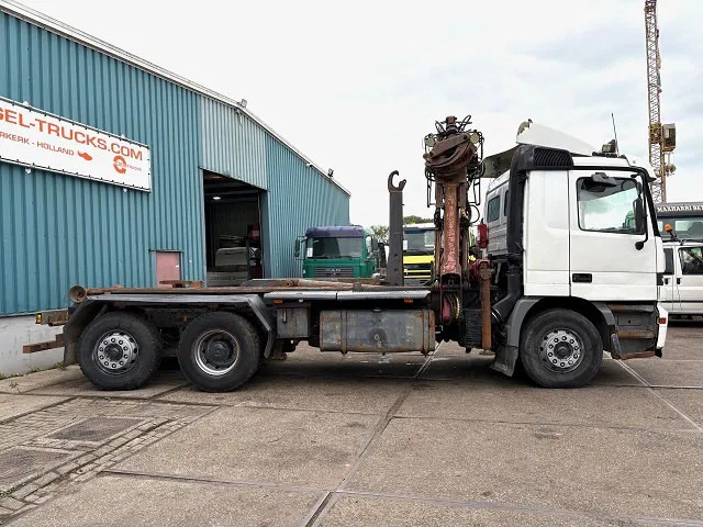 Mercedes-Benz Actros 2540 L 6x2 MP1 WITH V-CRANE & HOOK-ARM SYSTEM (EPS WITH CLUTCH (3 PEDALS) / REDUCTION AXLE / STEEL-/AIR SUSPENSION / P.T. - Φορτηγό φόρτωσης γάντζου, Φορτηγό με γερανό: φωτογραφία 4 Mercedes-Benz Actros 2540 L 6x2 MP1 WITH V-CRANE & HOOK-ARM SYSTEM (EPS WITH CLUTCH (3 PEDALS) / REDUCTION AXLE / STEEL-/AIR SUSPENSION / P.T. - Φορτηγό φόρτωσης γάντζου, Φορτηγό με γερανό: φωτογραφία 4