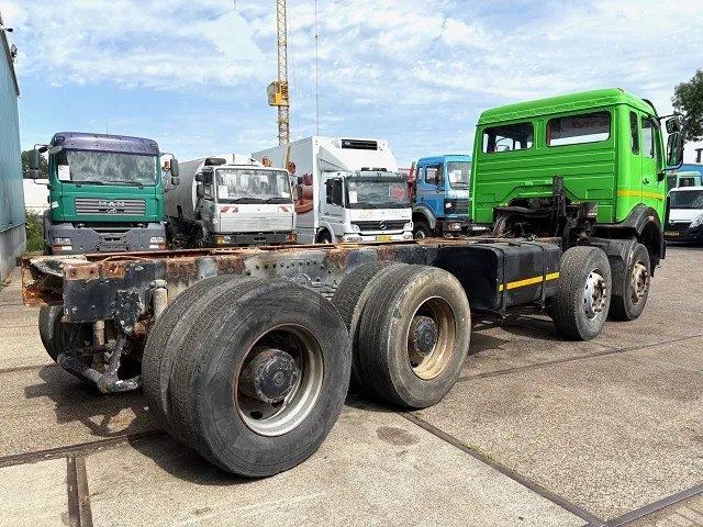 Mercedes-Benz SK 3335K 8x4 FULL STEEL CHASSIS (ZF16 MANUAL GEARBOX / RETARDER / FULL STEEL SUSPENSION / REDUCTION AXLES) - Φορτηγό σασί: φωτογραφία 3 Mercedes-Benz SK 3335K 8x4 FULL STEEL CHASSIS (ZF16 MANUAL GEARBOX / RETARDER / FULL STEEL SUSPENSION / REDUCTION AXLES) - Φορτηγό σασί: φωτογραφία 3