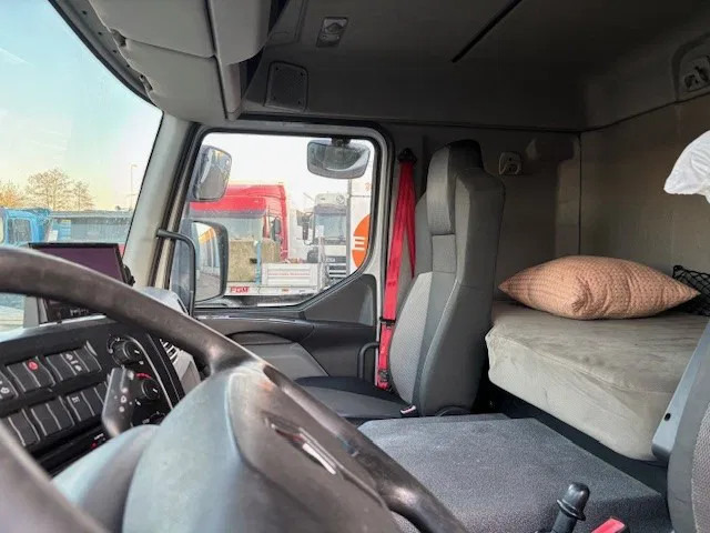 Φορτηγό ψυγείο Renault D 19 D320 SLEEPERCAB 4x2 LAMBERET / THERMOKING (EURO 6 / RETARDER / AUTOMATIC GEARBOX / AIRCONDITIONING): φωτογραφία 12