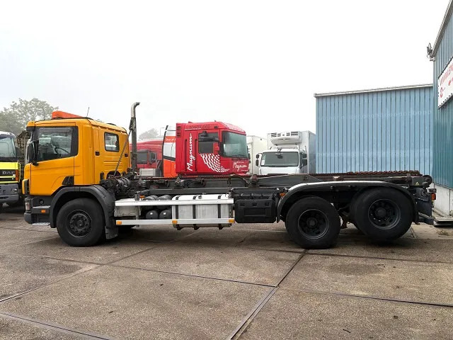 Scania P114-340 6x2 WITH MULTILIFT CONTAINERSYSTEM ONLY 80.500 KM!! ORIGINAL (10 TIRES / FULL STEEL SUSPENSION / 12 GEARS MANUAL GEARBO - Φορτηγό μεταφοράς εμπορευματοκιβωτίων/ Κινητό αμάξωμα: φωτογραφία 5 Scania P114-340 6x2 WITH MULTILIFT CONTAINERSYSTEM ONLY 80.500 KM!! ORIGINAL (10 TIRES / FULL STEEL SUSPENSION / 12 GEARS MANUAL GEARBO - Φορτηγό μεταφοράς εμπορευματοκιβωτίων/ Κινητό αμάξωμα: φωτογραφία 5