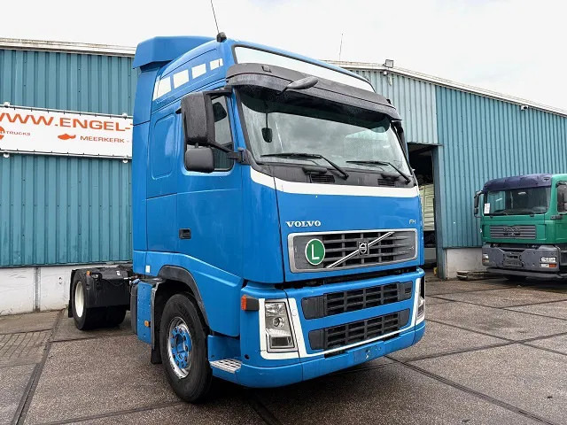 Volvo FH 400 GLOBETROTTER (VIN: 7B446149 / I-SHIFT / ADR-VLG / AIRCONDITIONING / COMPLETE SPOILERSET ON CABIN) - Τράκτορας: φωτογραφία 2 Volvo FH 400 GLOBETROTTER (VIN: 7B446149 / I-SHIFT / ADR-VLG / AIRCONDITIONING / COMPLETE SPOILERSET ON CABIN) - Τράκτορας: φωτογραφία 2