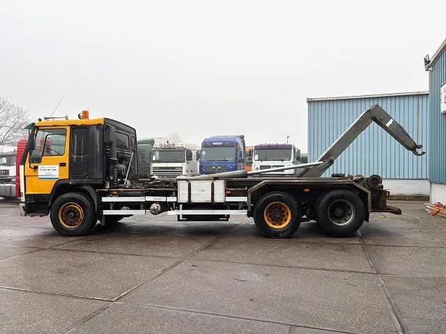 Volvo FL 12.380 6x2 A-RIDE (ORIGINAL DUTCH) HOOK-ARM CONTAINER SYSTEM (FULL STEEL SUSPENSION / REDUCTION AXLE / 10 TIRES / 8.000 KG. F - Φορτηγό φόρτωσης γάντζου: φωτογραφία 5 Volvo FL 12.380 6x2 A-RIDE (ORIGINAL DUTCH) HOOK-ARM CONTAINER SYSTEM (FULL STEEL SUSPENSION / REDUCTION AXLE / 10 TIRES / 8.000 KG. F - Φορτηγό φόρτωσης γάντζου: φωτογραφία 5