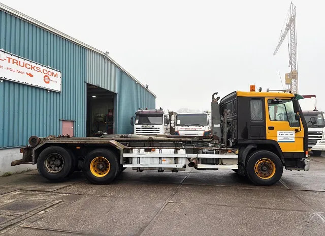 Volvo FL 12.380 6x2 A-RIDE (ORIGINAL DUTCH) HOOK-ARM CONTAINER SYSTEM (FULL STEEL SUSPENSION / REDUCTION AXLE / 10 TIRES / 8.000 KG. F - Φορτηγό φόρτωσης γάντζου: φωτογραφία 4 Volvo FL 12.380 6x2 A-RIDE (ORIGINAL DUTCH) HOOK-ARM CONTAINER SYSTEM (FULL STEEL SUSPENSION / REDUCTION AXLE / 10 TIRES / 8.000 KG. F - Φορτηγό φόρτωσης γάντζου: φωτογραφία 4